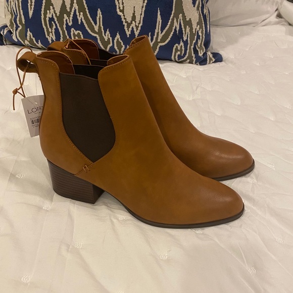 LOFT Shoes - Loft Outlet Camel Chelsea Boots Size 9